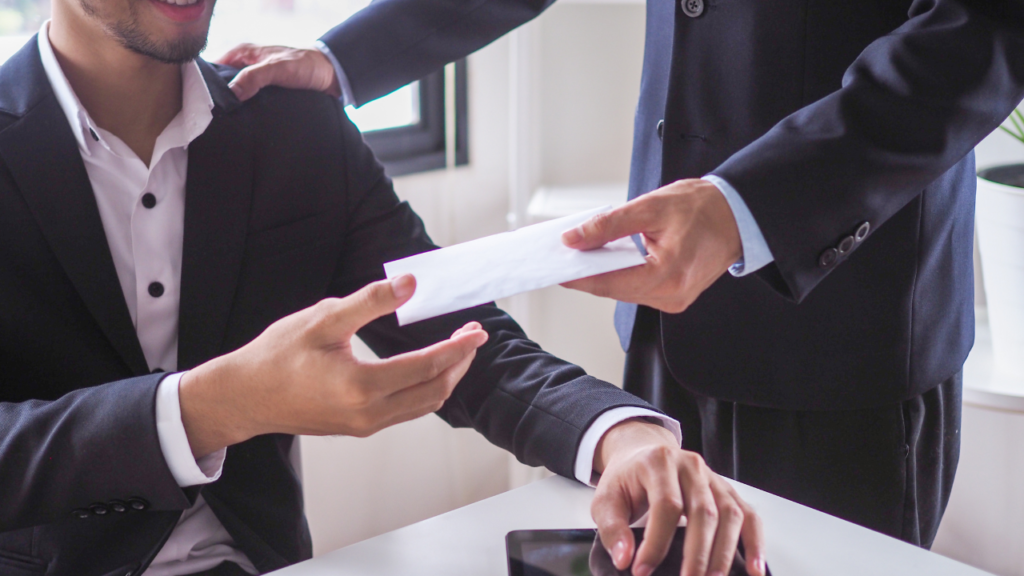 Thưởng tết có phải nộp thuế thu nhập cá nhân không?